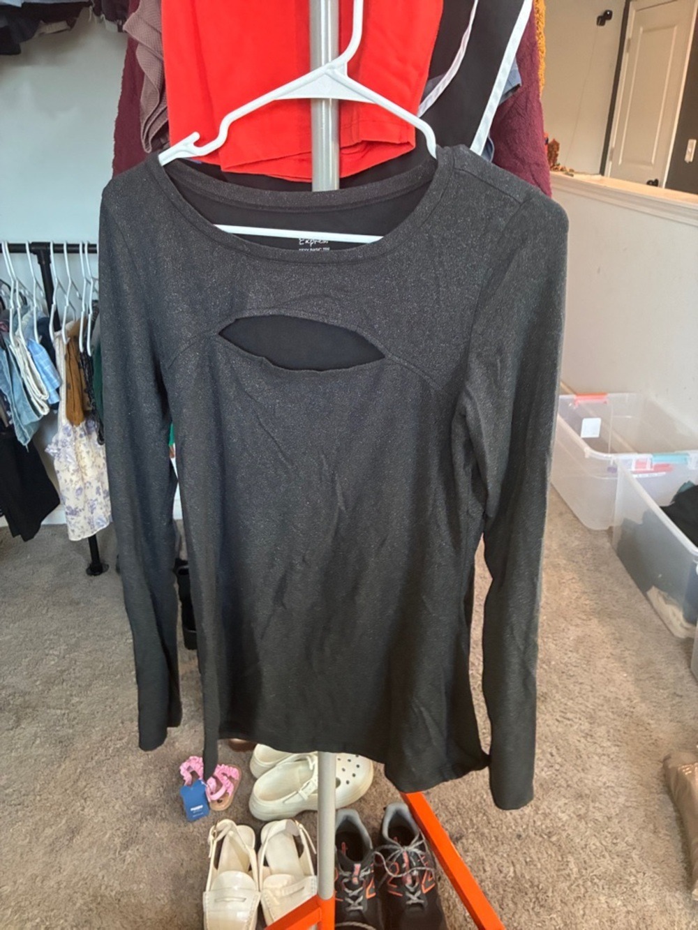 Express Black Long-Sleeve Keyhole Top - Picture 2 of 4